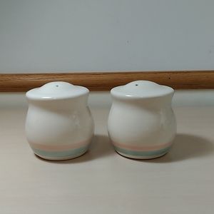 Pfaltzgraff Sunrise salt & pepper shakers